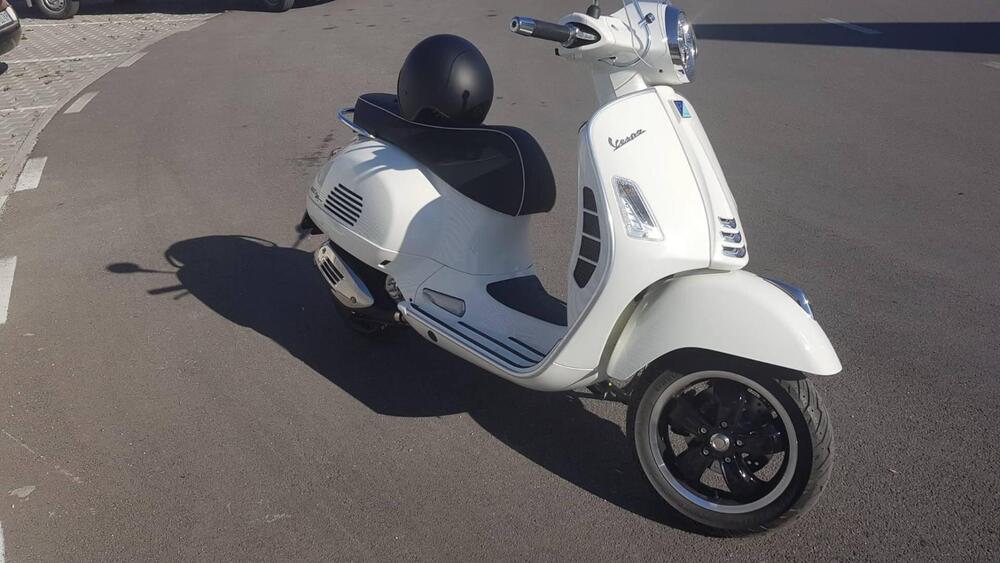 Vespa GTS 300 Hpe (2021 - 22) (3)