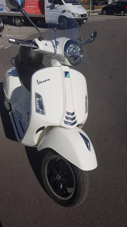 Vespa GTS 300 Hpe (2021 - 22) (4)