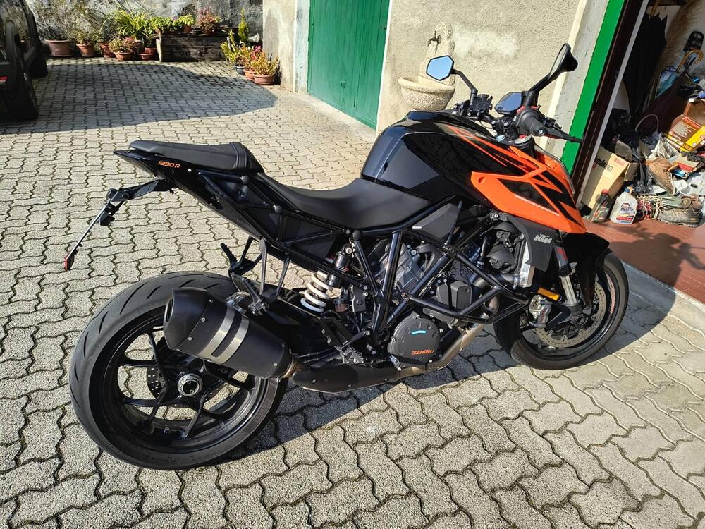 KTM 1290 Super Duke R (2019) (2)