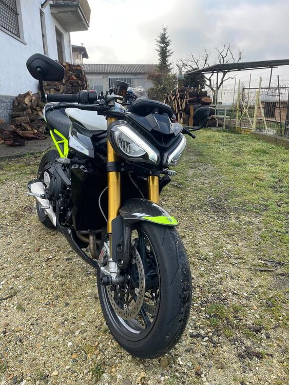 Triumph Street Triple 765 Moto2 Edition (2023 - 24) (2)