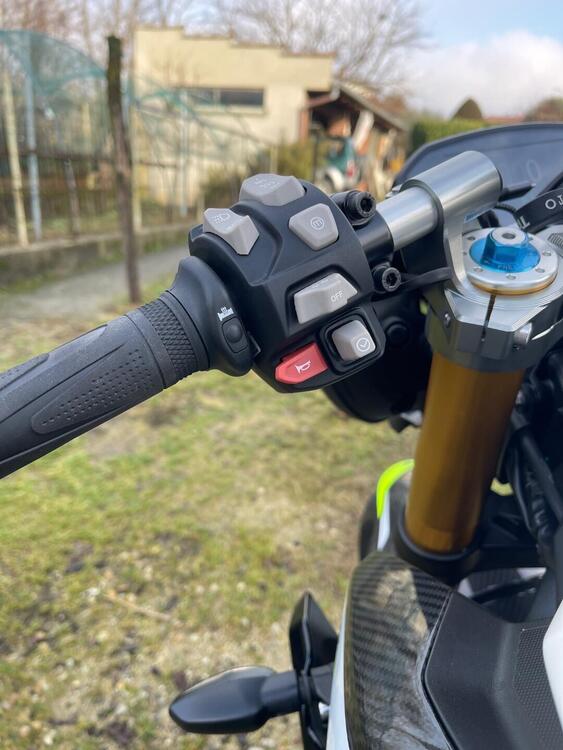 Triumph Street Triple 765 Moto2 Edition (2023 - 24) (4)