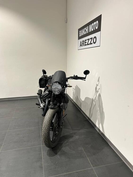 Moto Guzzi V7 Stone (2021 - 25) (4)