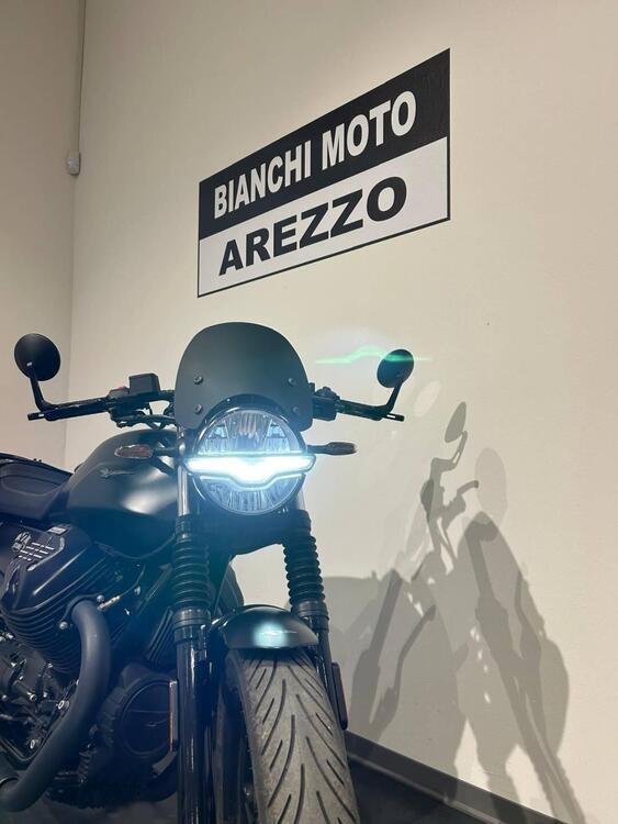 Moto Guzzi V7 Stone (2021 - 25) (5)