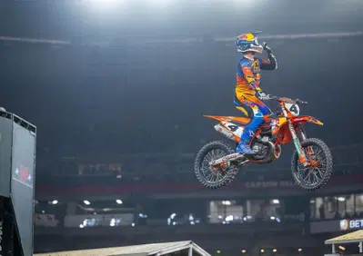 AMA Supercross: a Glendale senza vincere trionfa Sexton. In 250 arriva la prima vittoria di Triumph 