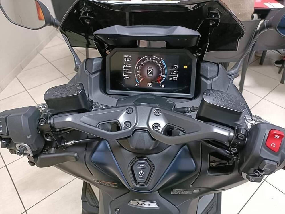 Yamaha T-Max 560 (2022 - 24) (4)