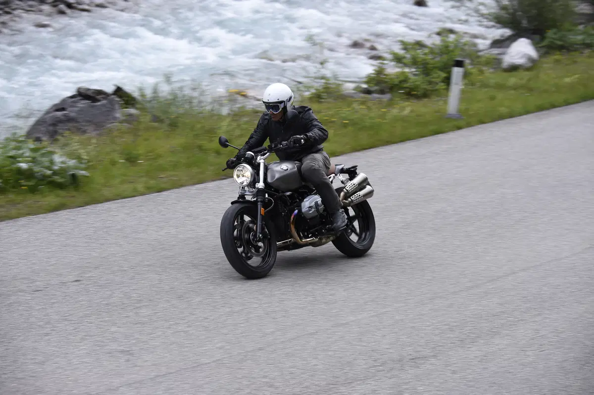 BMW R nineT Scrambler: primo test (2)