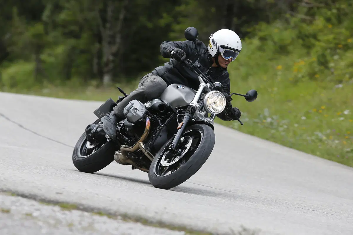 BMW R nineT Scrambler: primo test (3)