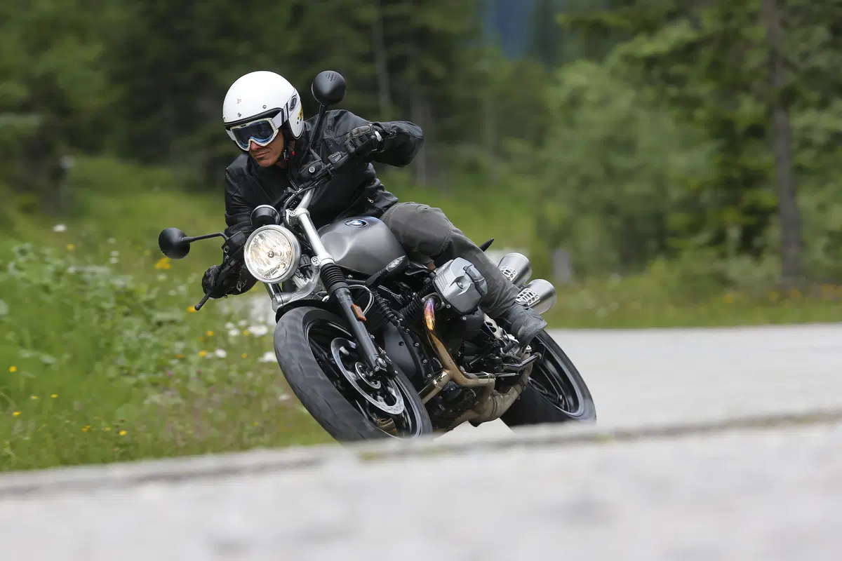 BMW R nineT Scrambler: primo test (4)
