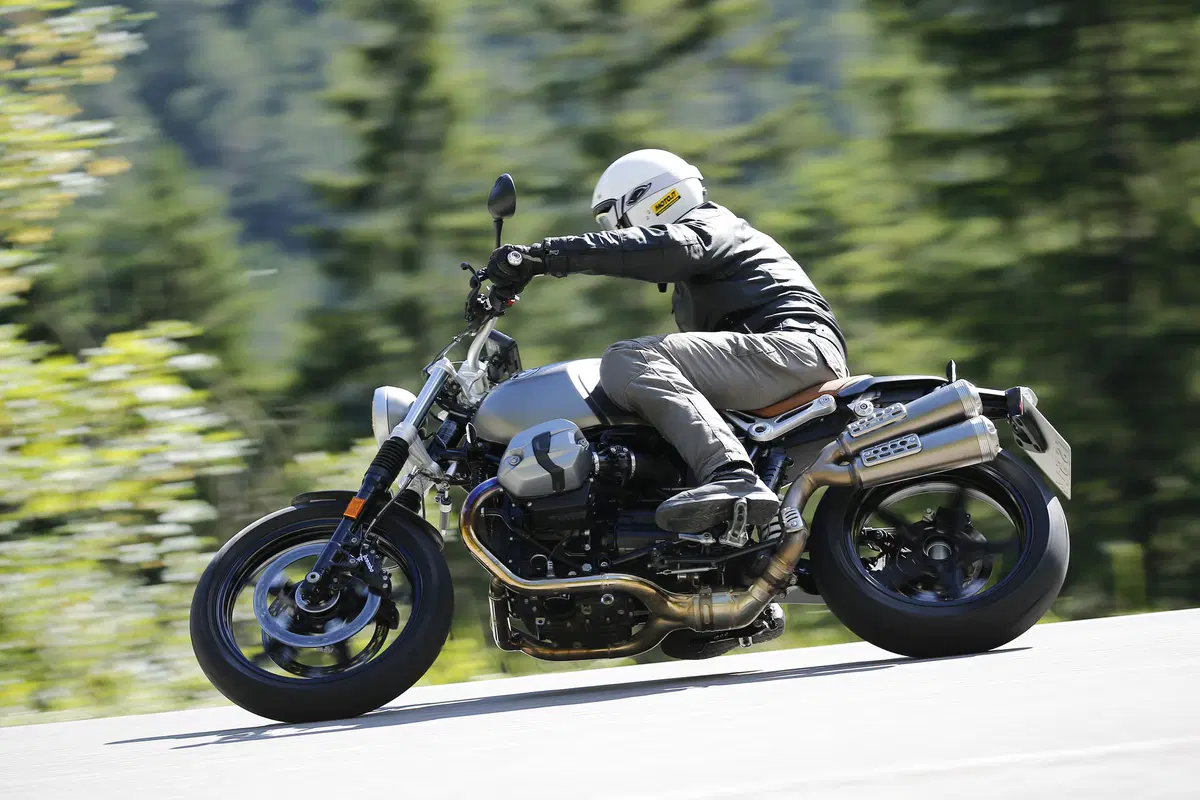 BMW R nineT Scrambler: primo test (6)