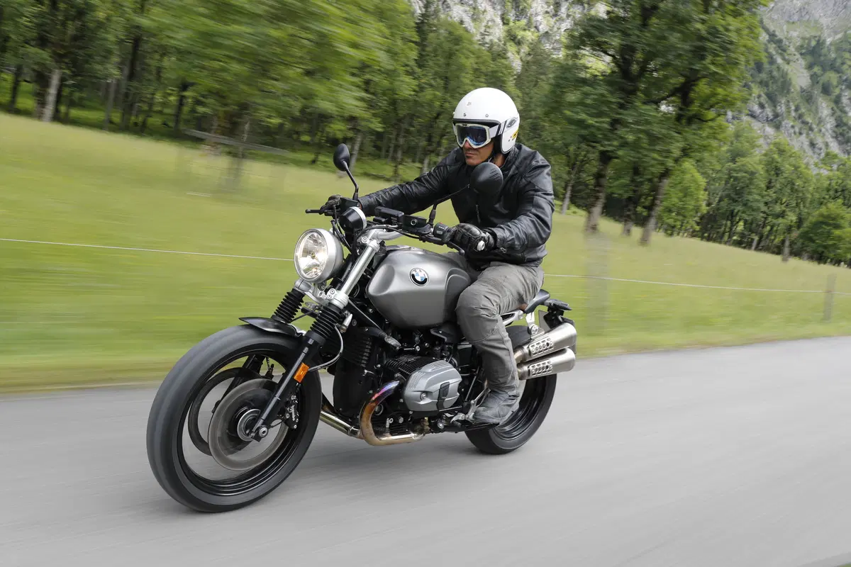 BMW R nineT Scrambler: primo test (7)