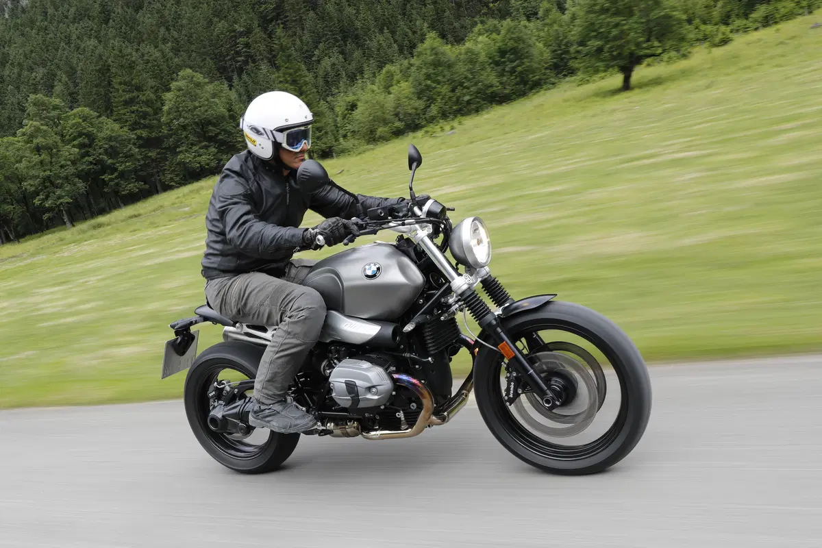 BMW R nineT Scrambler: primo test (8)