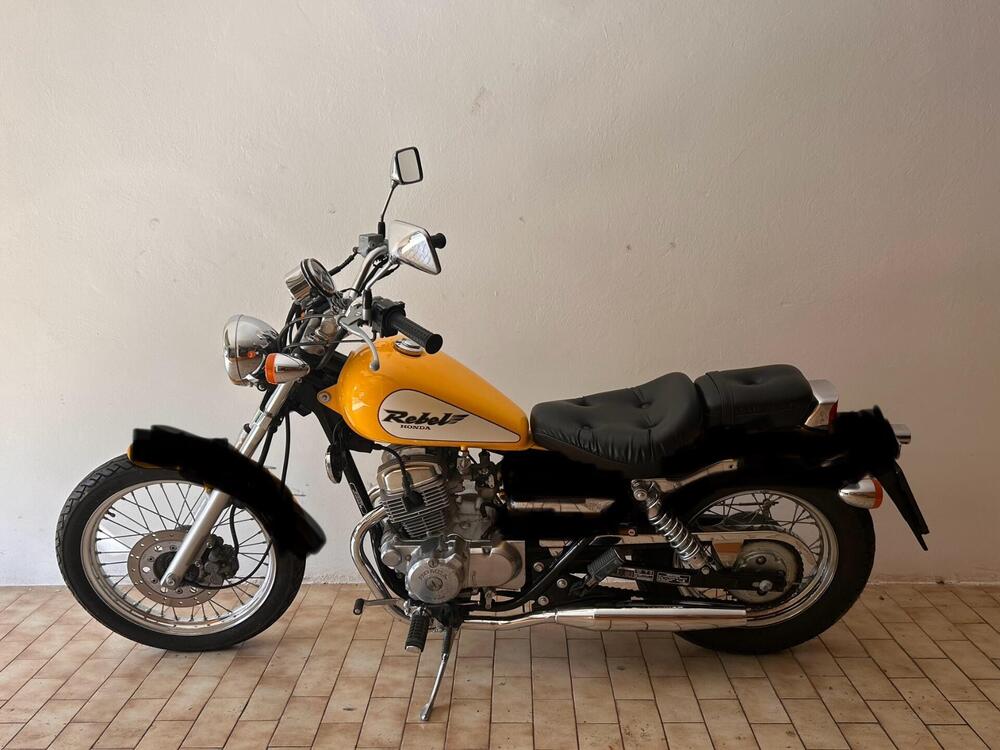 Honda CA REBEL (2)