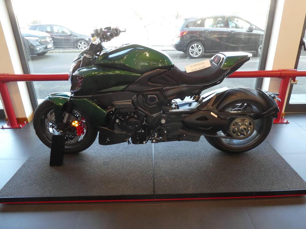 Ducati Diavel for Bentley (2024)