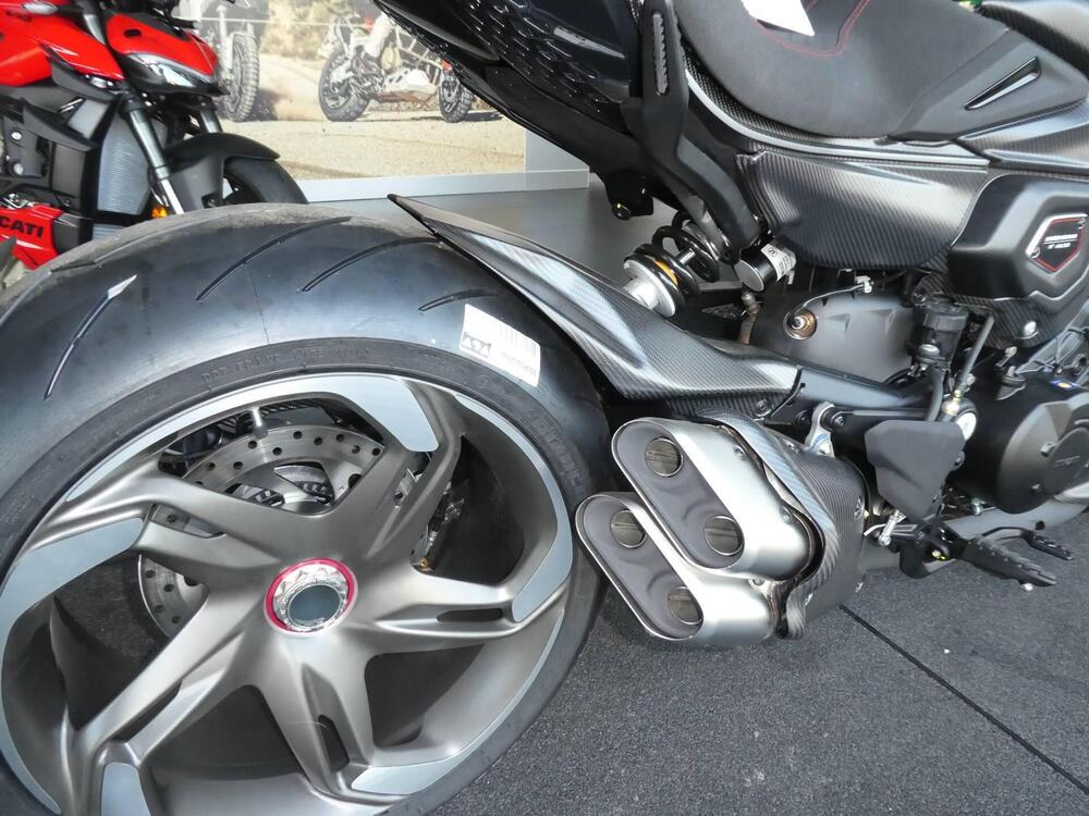 Ducati Diavel for Bentley (2024) (2)