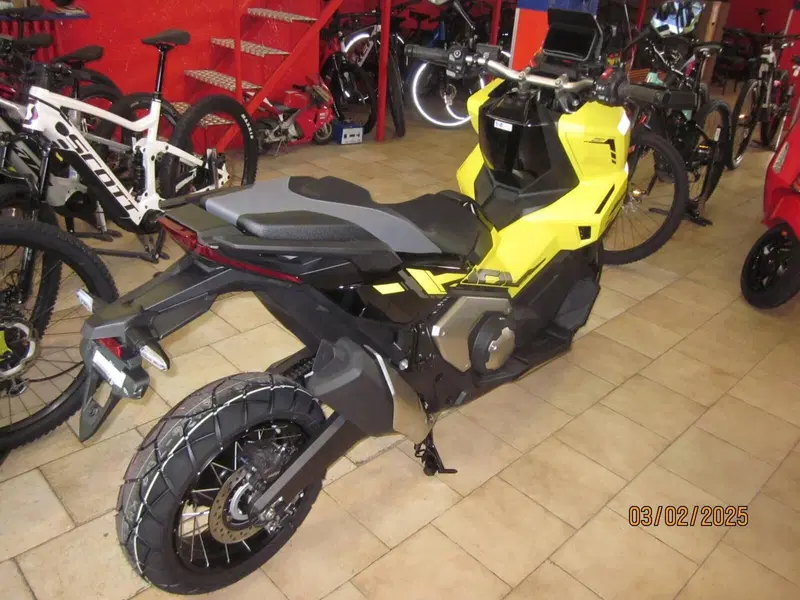Honda X-ADV 750 (2025 - 26) (4)