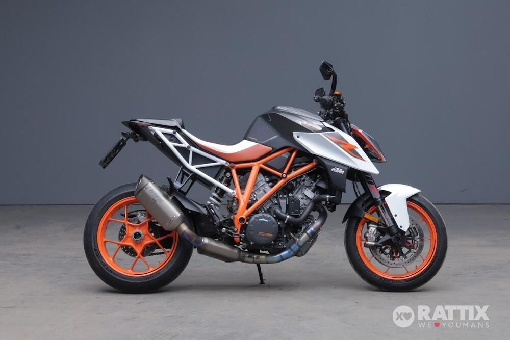 KTM 1290 Super Duke R (2019) (4)