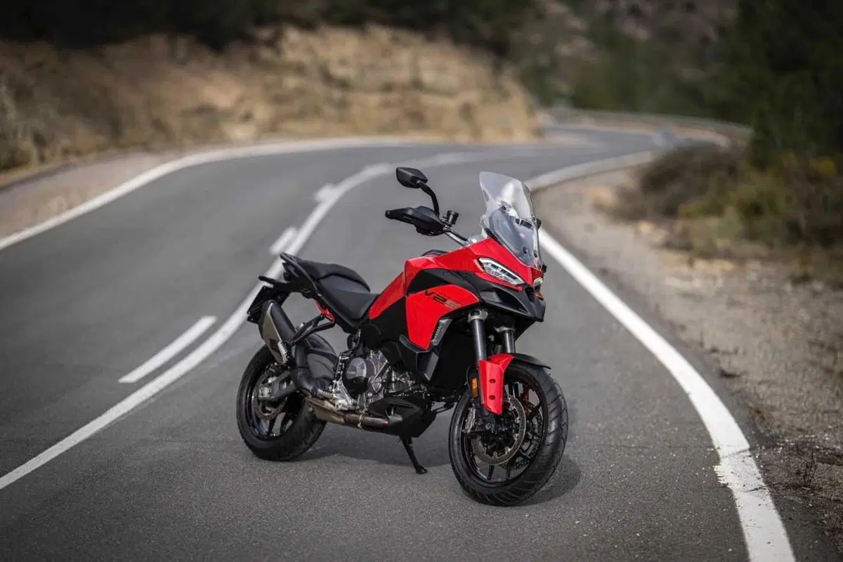 La Multistrada più leggera e facile di sempre? Abbiamo guidato la nuova Ducati V2 [VIDEO] (3)