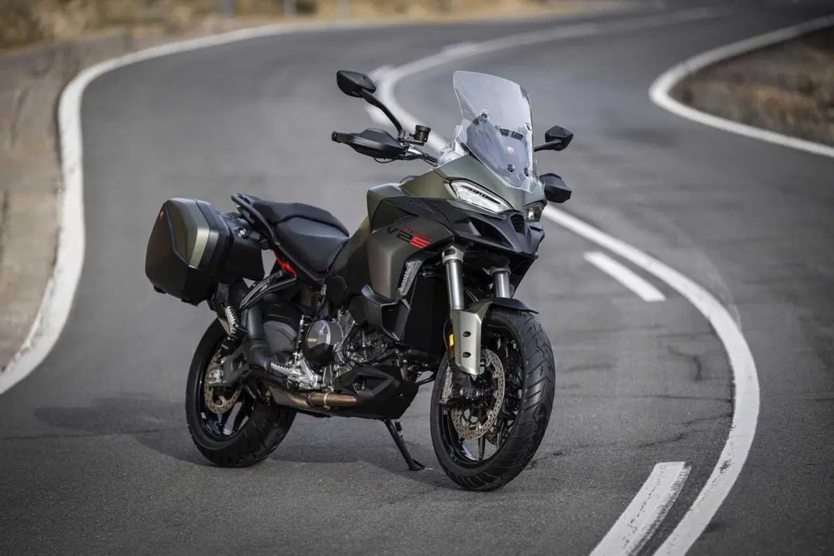 La Multistrada più leggera e facile di sempre? Abbiamo guidato la nuova Ducati V2 [VIDEO] (7)