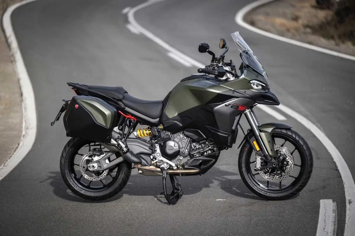 La Multistrada più leggera e facile di sempre? Abbiamo guidato la nuova Ducati V2 [VIDEO] (10)