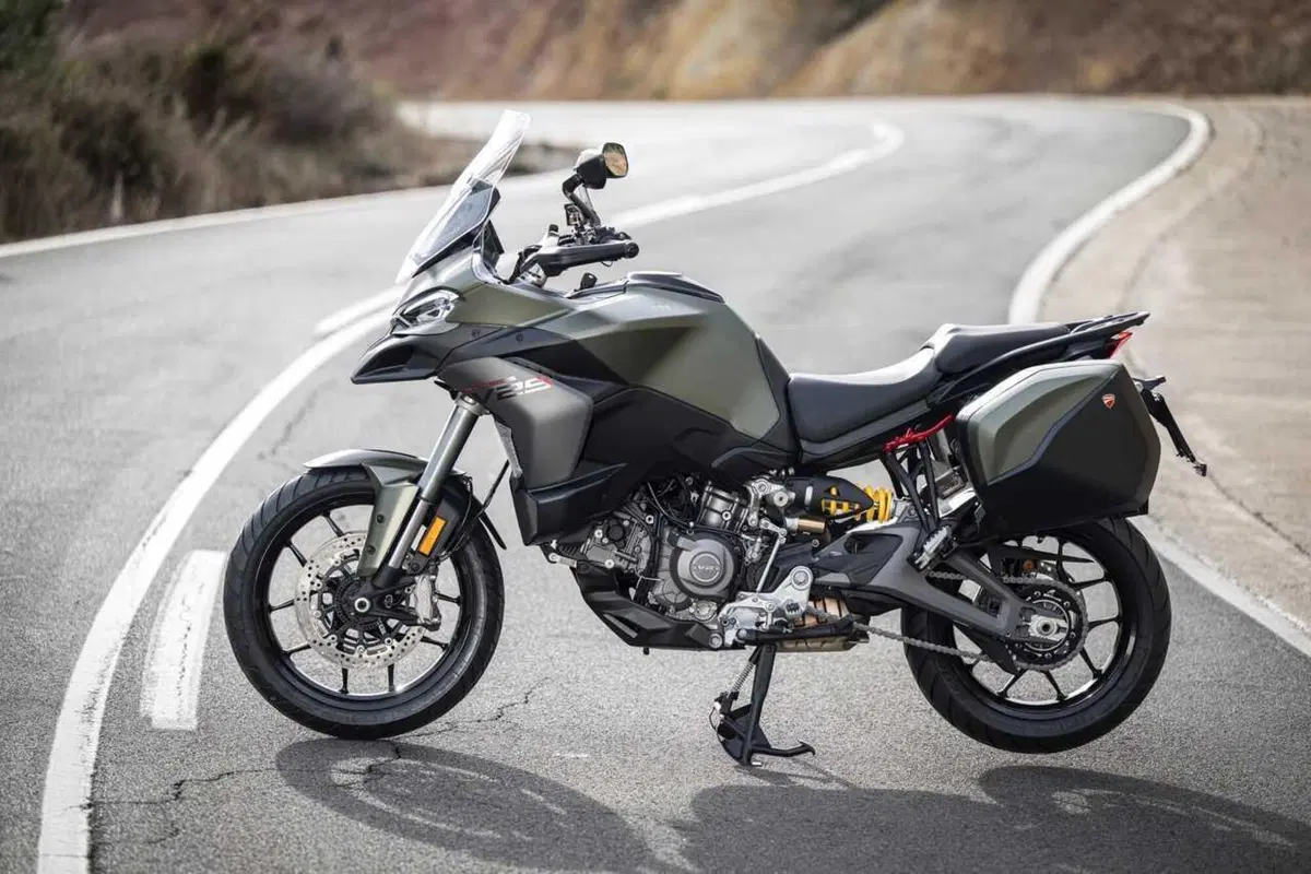 La Multistrada più leggera e facile di sempre? Abbiamo guidato la nuova Ducati V2 [VIDEO] (11)