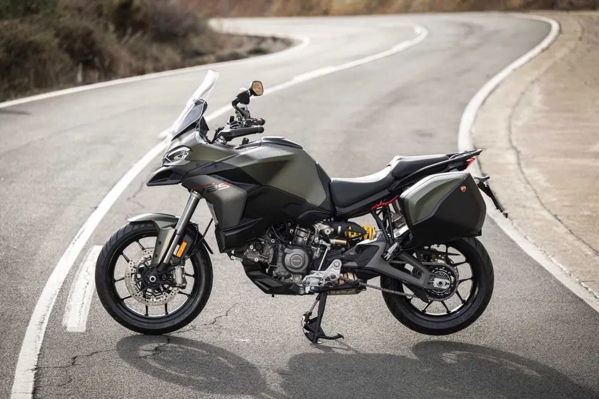 La Multistrada più leggera e facile di sempre? Abbiamo guidato la nuova Ducati V2 [VIDEO] (13)
