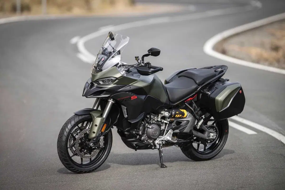 La Multistrada più leggera e facile di sempre? Abbiamo guidato la nuova Ducati V2 [VIDEO] (16)