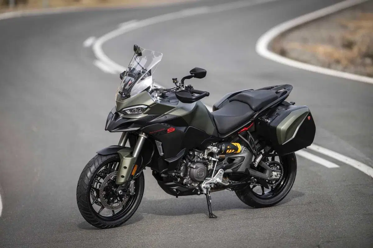 La Multistrada più leggera e facile di sempre? Abbiamo guidato la nuova Ducati V2 [VIDEO] (17)