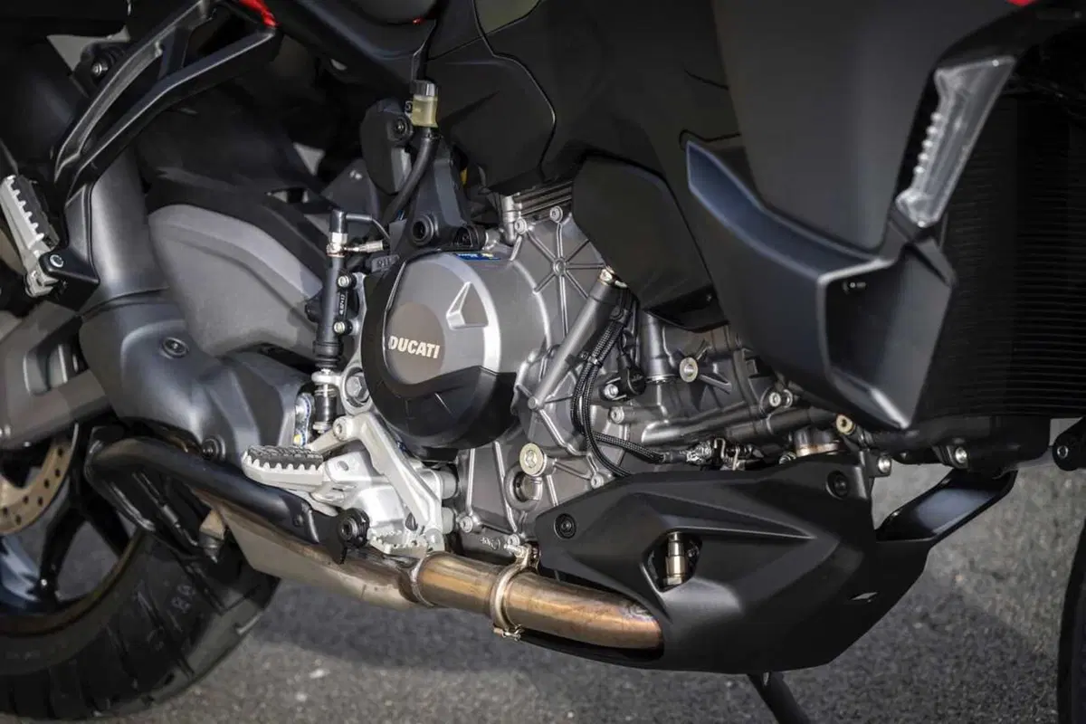 La Multistrada più leggera e facile di sempre? Abbiamo guidato la nuova Ducati V2 [VIDEO] (28)