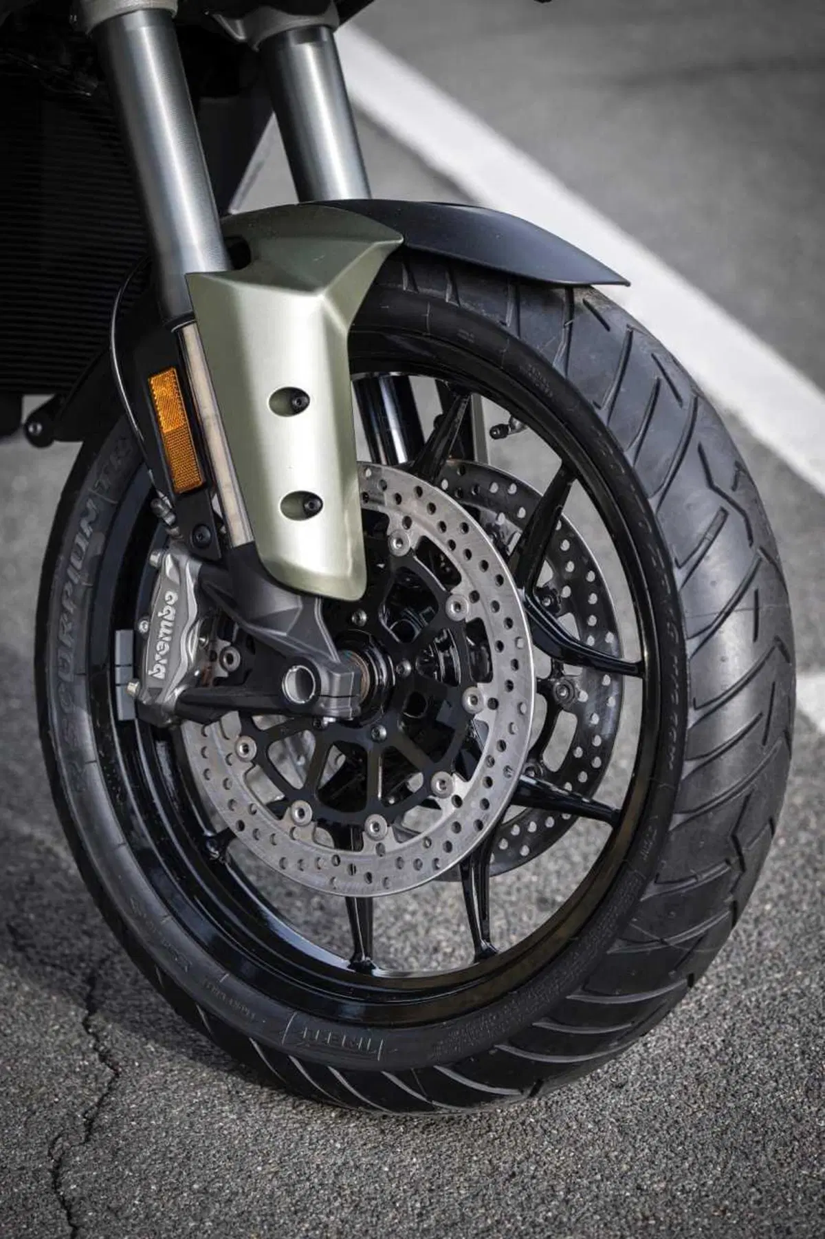 La Multistrada più leggera e facile di sempre? Abbiamo guidato la nuova Ducati V2 [VIDEO] (29)