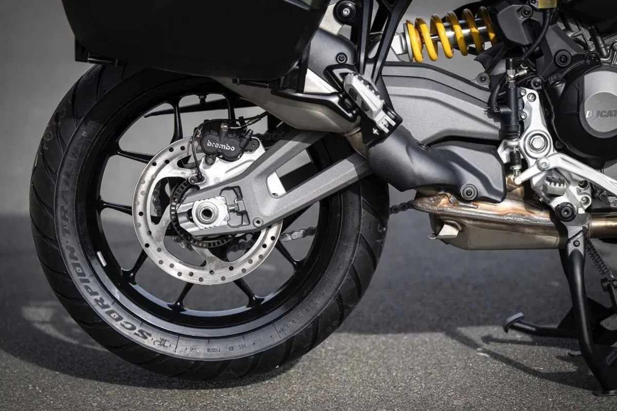 La Multistrada più leggera e facile di sempre? Abbiamo guidato la nuova Ducati V2 [VIDEO] (36)