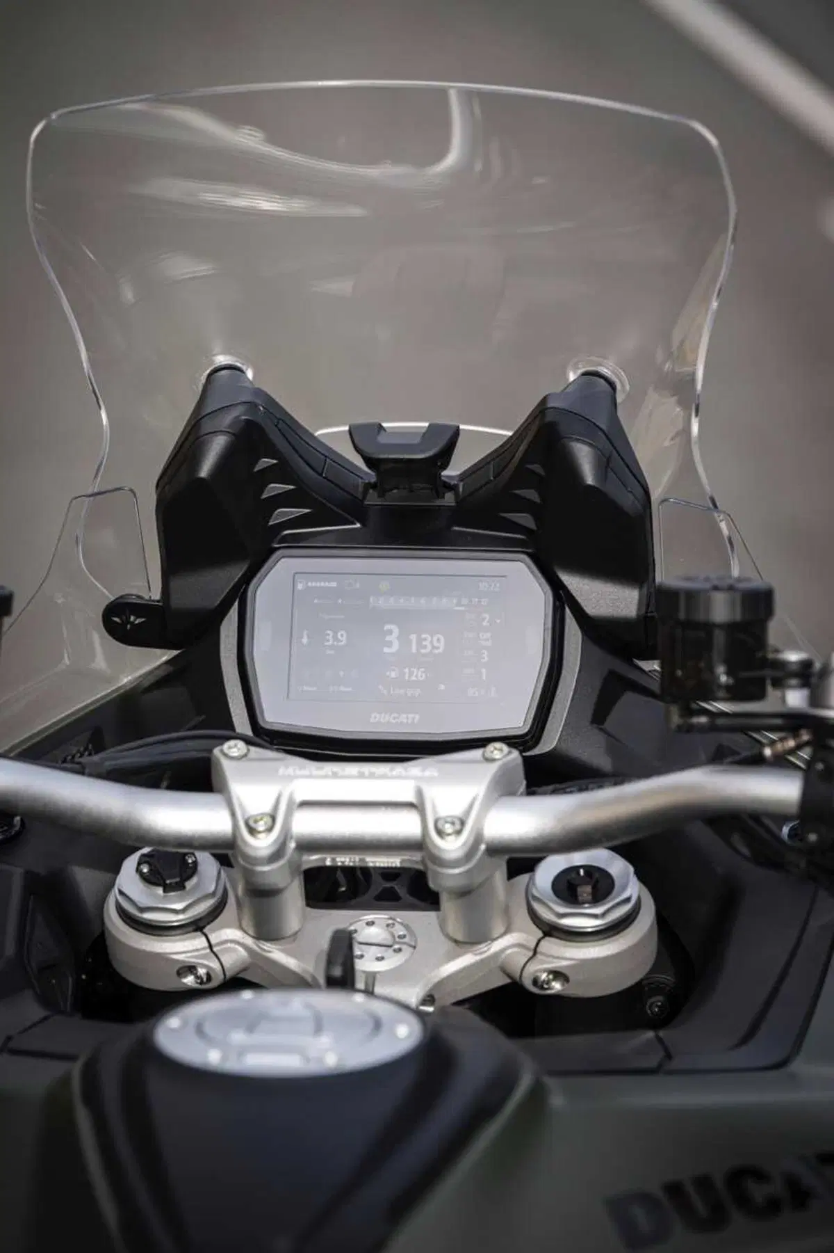 La Multistrada più leggera e facile di sempre? Abbiamo guidato la nuova Ducati V2 [VIDEO] (37)