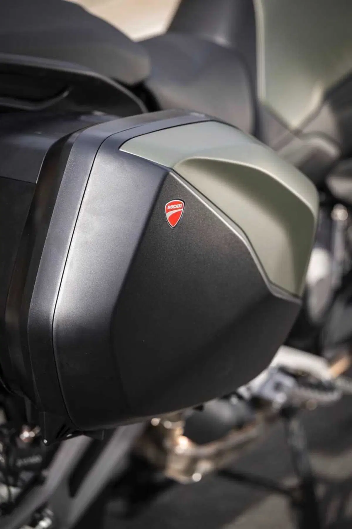 La Multistrada più leggera e facile di sempre? Abbiamo guidato la nuova Ducati V2 [VIDEO] (40)