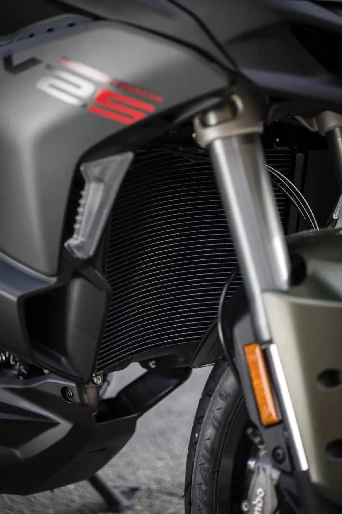 La Multistrada più leggera e facile di sempre? Abbiamo guidato la nuova Ducati V2 [VIDEO] (47)