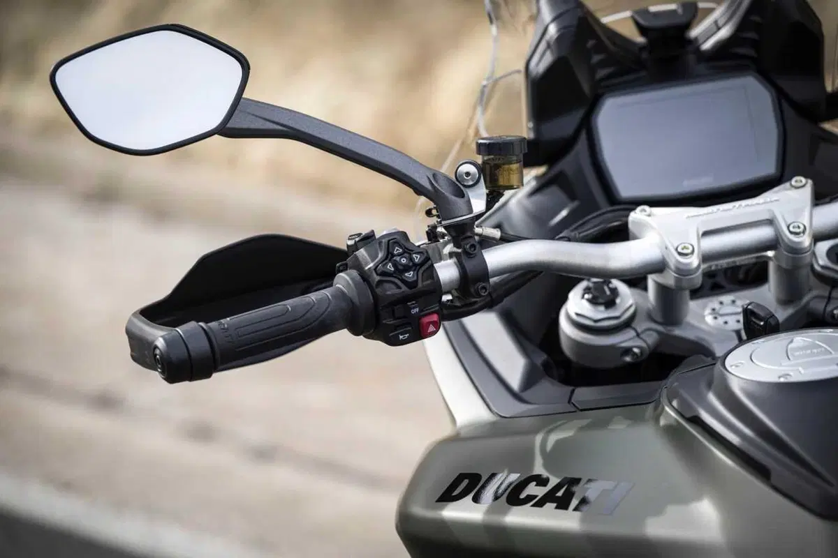 La Multistrada più leggera e facile di sempre? Abbiamo guidato la nuova Ducati V2 [VIDEO] (49)