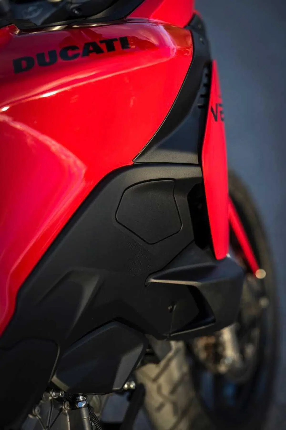 La Multistrada più leggera e facile di sempre? Abbiamo guidato la nuova Ducati V2 [VIDEO] (55)