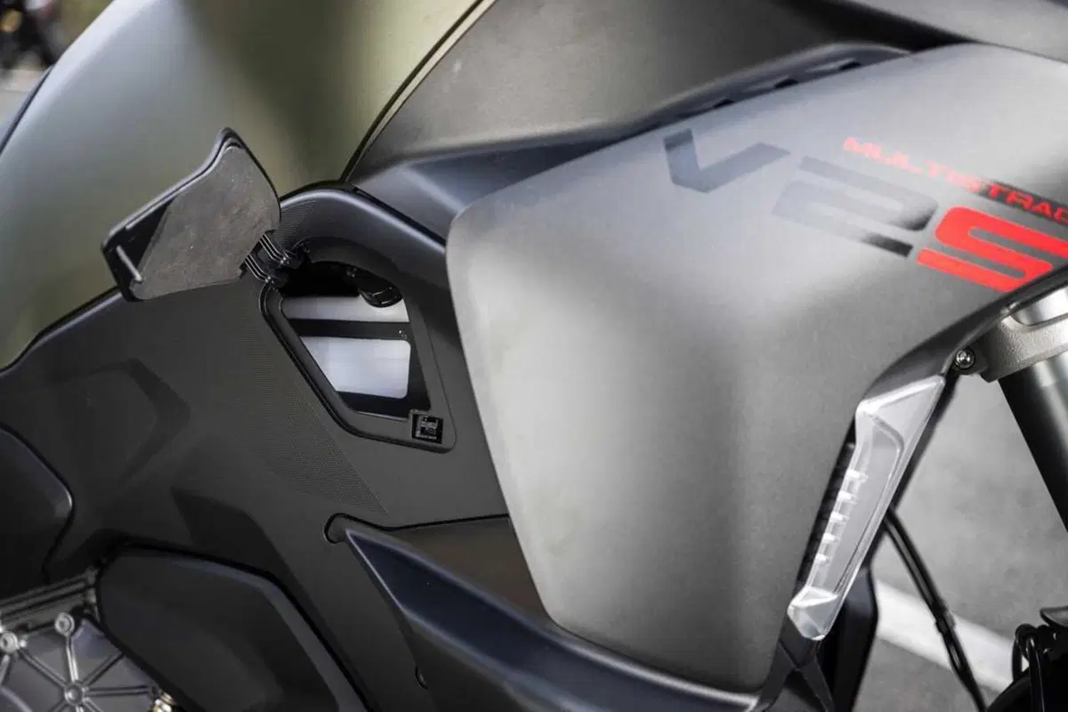 La Multistrada più leggera e facile di sempre? Abbiamo guidato la nuova Ducati V2 [VIDEO] (62)