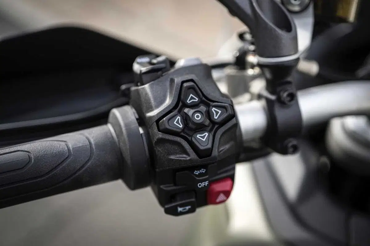 La Multistrada più leggera e facile di sempre? Abbiamo guidato la nuova Ducati V2 [VIDEO] (65)