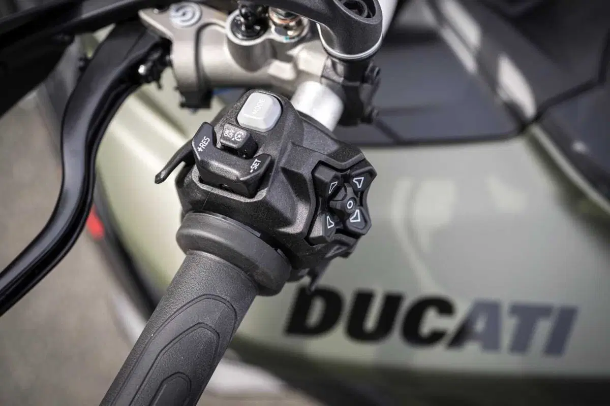 La Multistrada più leggera e facile di sempre? Abbiamo guidato la nuova Ducati V2 [VIDEO] (67)