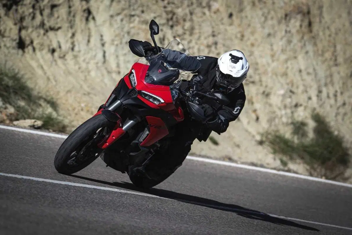 La Multistrada più leggera e facile di sempre? Abbiamo guidato la nuova Ducati V2 [VIDEO] (28)