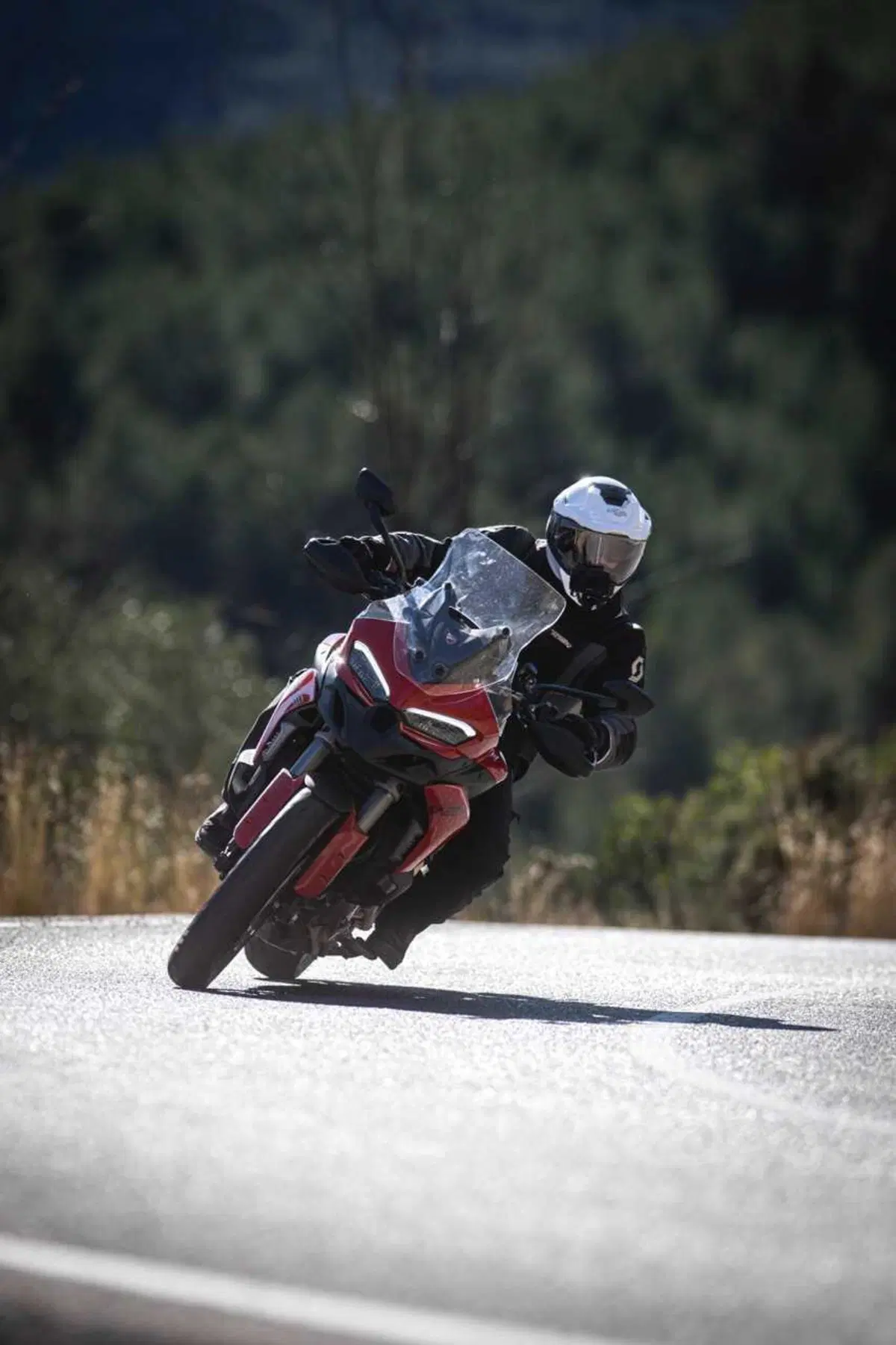 La Multistrada più leggera e facile di sempre? Abbiamo guidato la nuova Ducati V2 [VIDEO] (33)