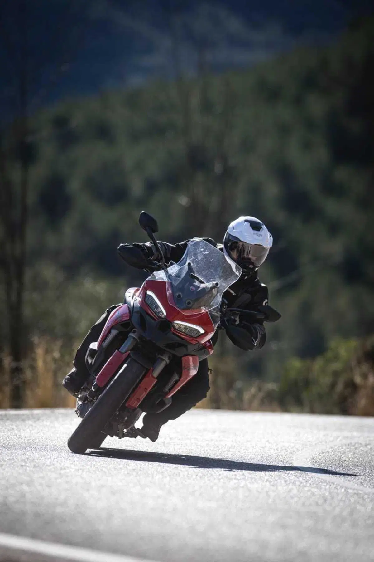 La Multistrada più leggera e facile di sempre? Abbiamo guidato la nuova Ducati V2 [VIDEO] (34)