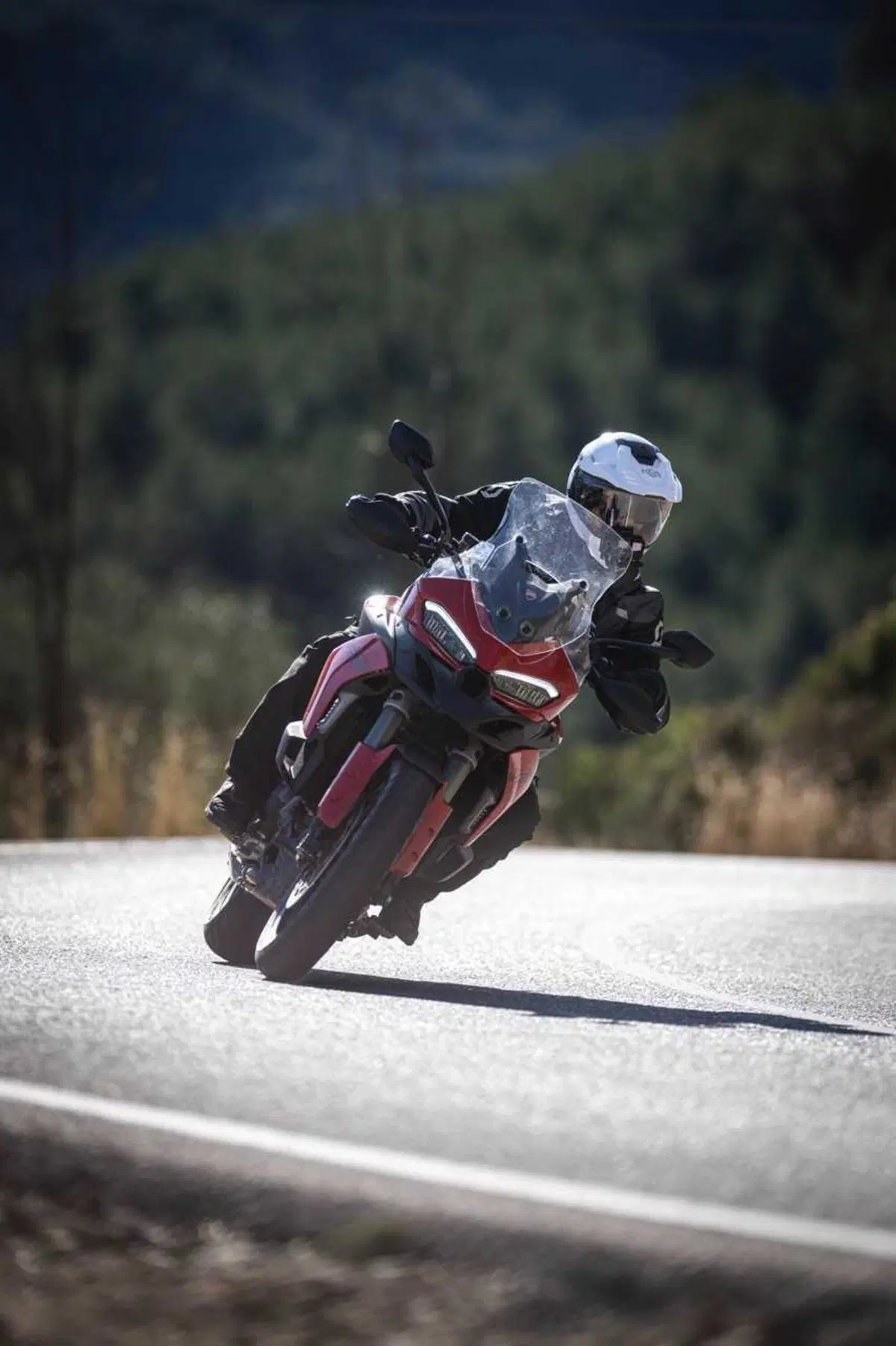 La Multistrada più leggera e facile di sempre? Abbiamo guidato la nuova Ducati V2 [VIDEO] (36)
