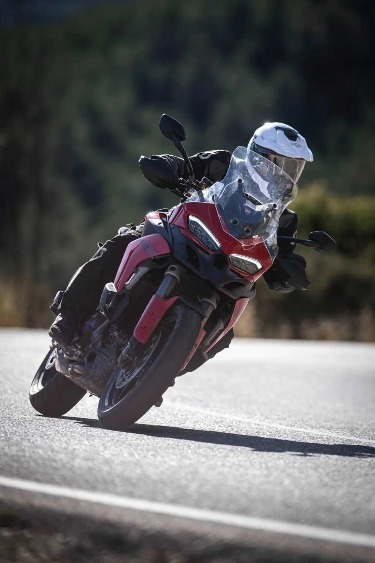 La Multistrada più leggera e facile di sempre? Abbiamo guidato la nuova Ducati V2 [VIDEO] (37)