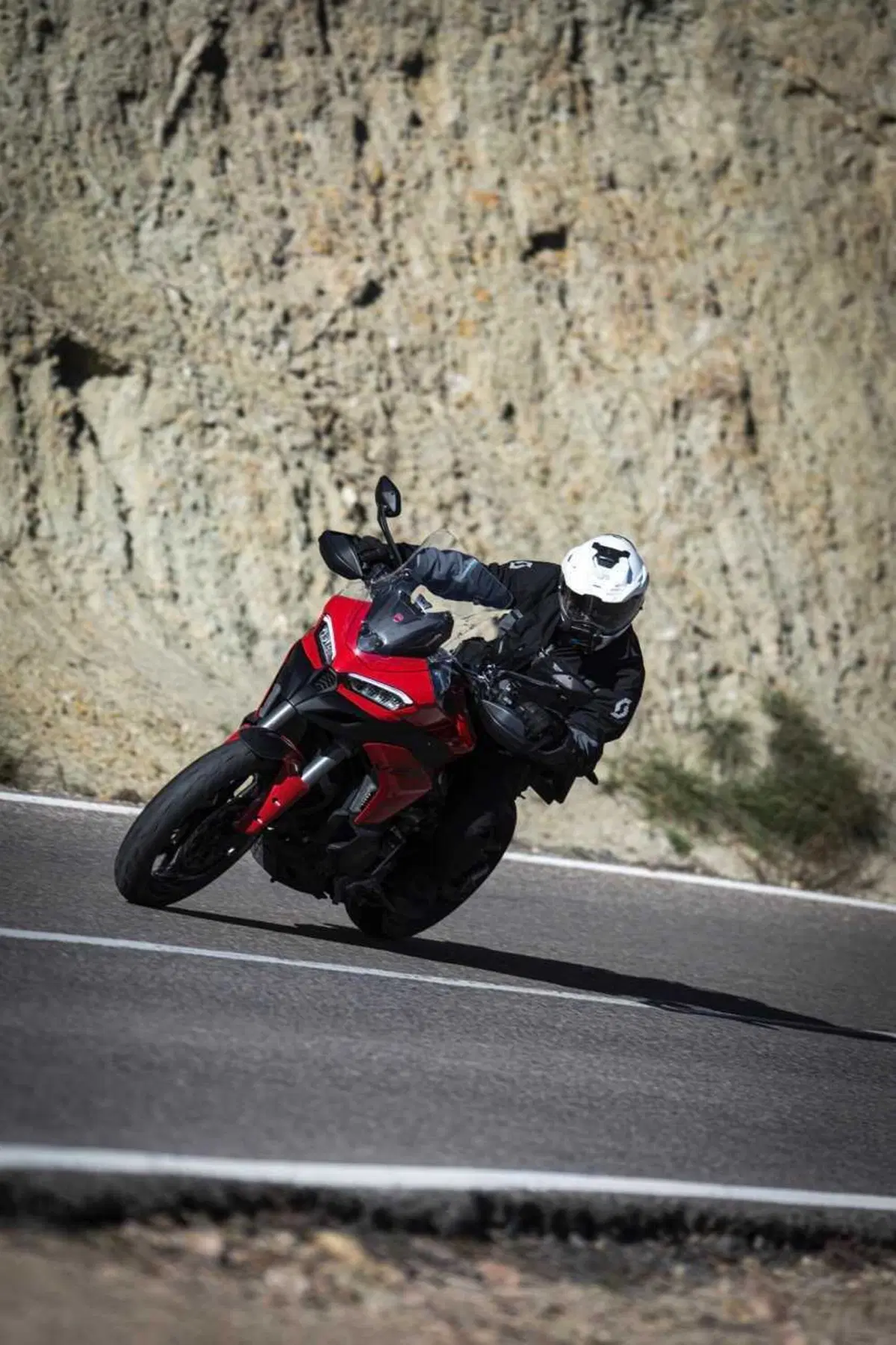 La Multistrada più leggera e facile di sempre? Abbiamo guidato la nuova Ducati V2 [VIDEO] (39)