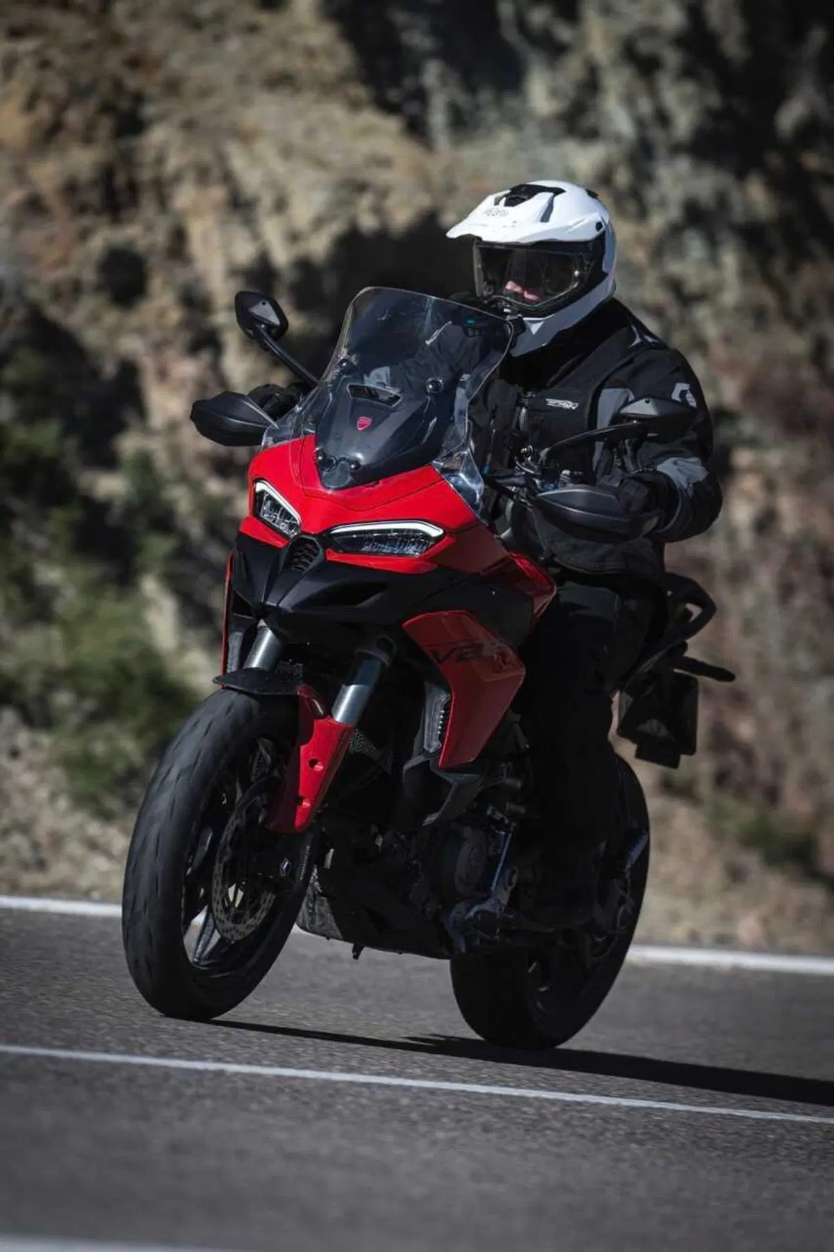 La Multistrada più leggera e facile di sempre? Abbiamo guidato la nuova Ducati V2 [VIDEO] (43)