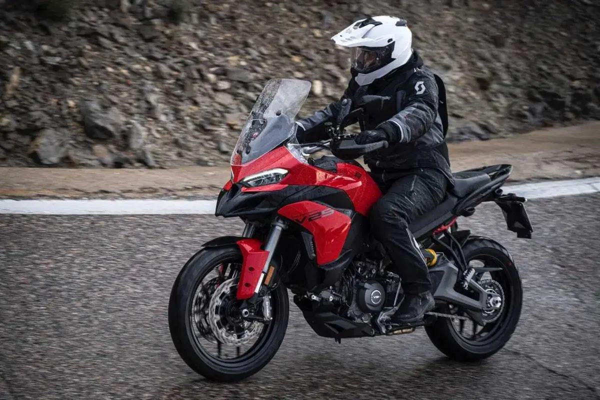 La Multistrada più leggera e facile di sempre? Abbiamo guidato la nuova Ducati V2 [VIDEO] (48)