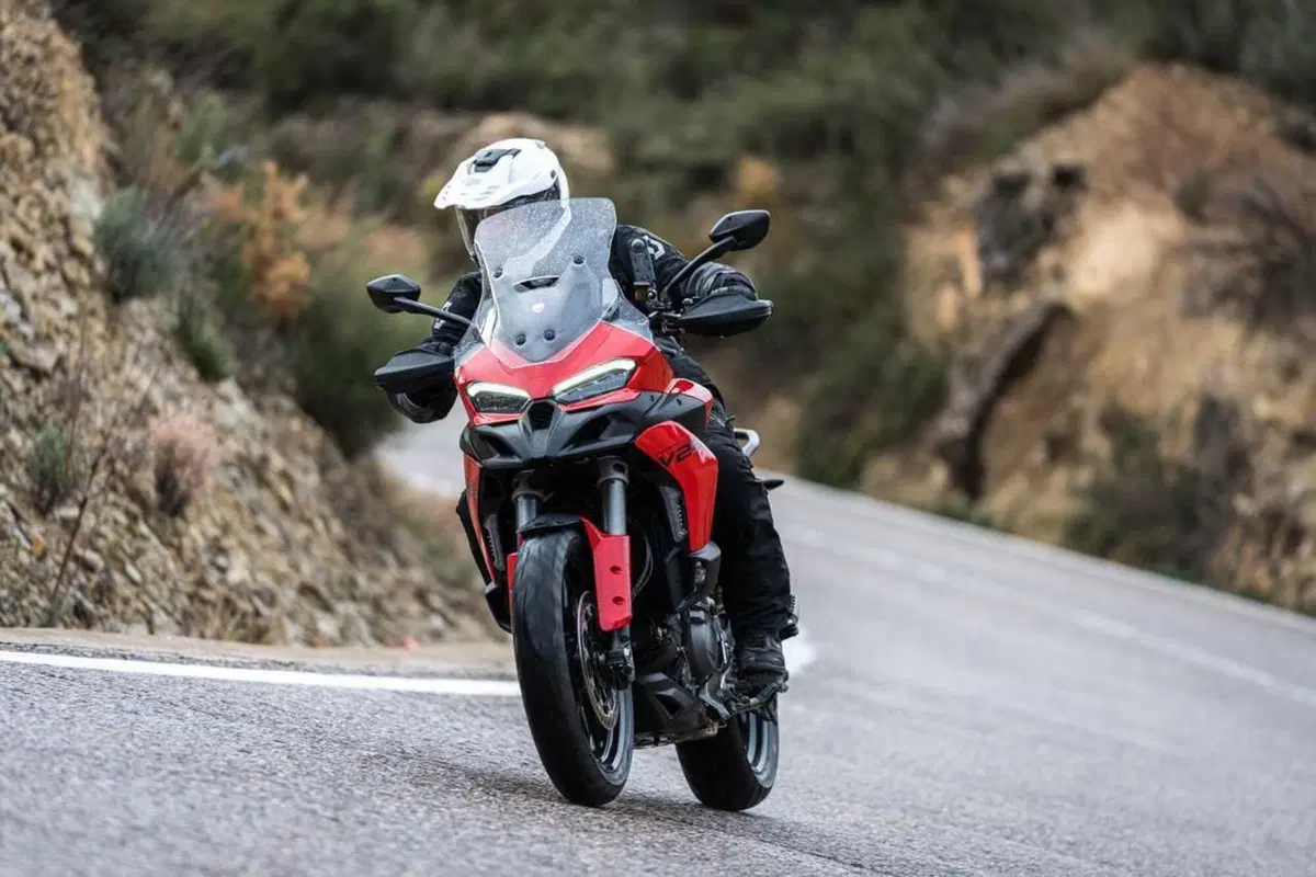 La Multistrada più leggera e facile di sempre? Abbiamo guidato la nuova Ducati V2 [VIDEO] (63)