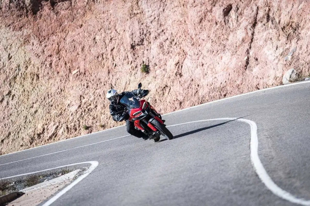 La Multistrada più leggera e facile di sempre? Abbiamo guidato la nuova Ducati V2 [VIDEO] (66)