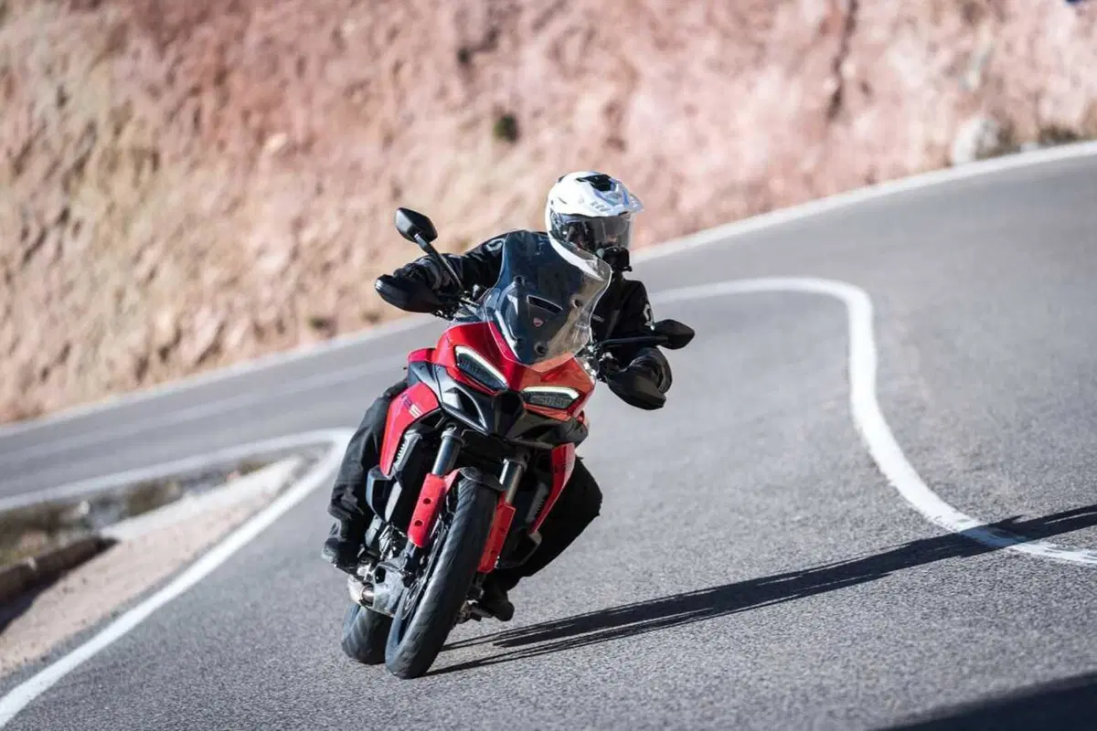 La Multistrada più leggera e facile di sempre? Abbiamo guidato la nuova Ducati V2 [VIDEO] (68)