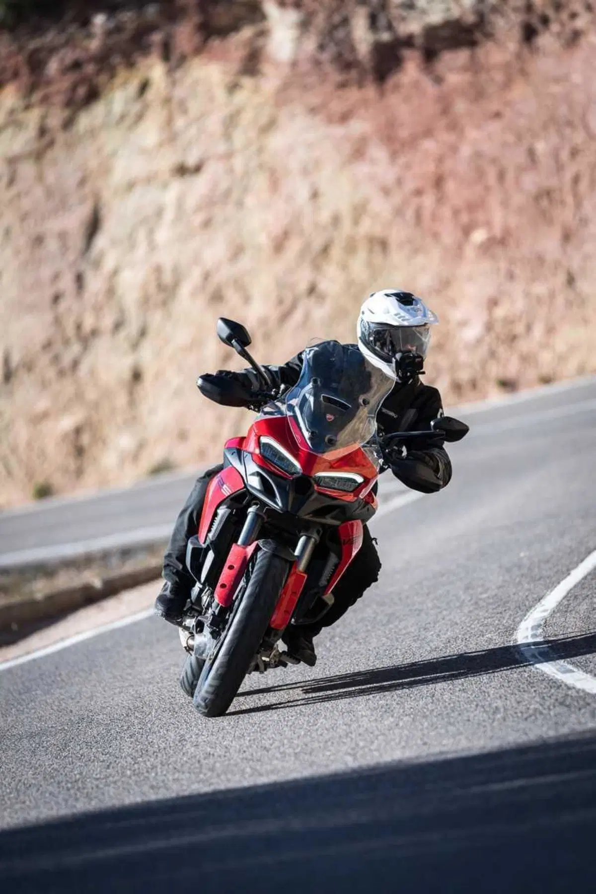 La Multistrada più leggera e facile di sempre? Abbiamo guidato la nuova Ducati V2 [VIDEO] (76)